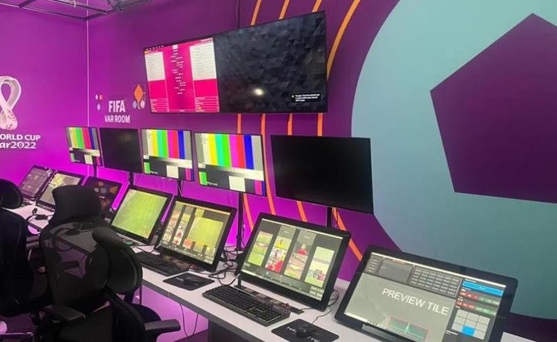 Estudo aponta que uso do VAR deixaria lendas como Romário, Rivaldo, Ronaldo e Bobby Charlton sem títulos mundiais