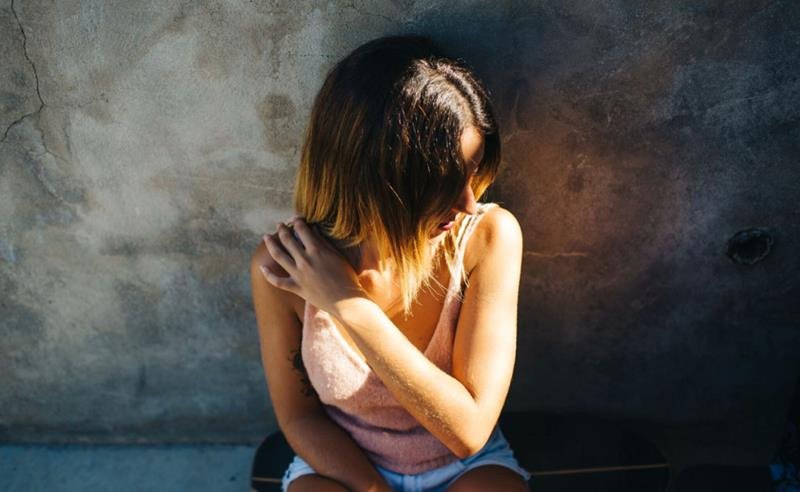 O trauma que só se revela depois: violência sexual na infância e adolescência pode marcar por décadas